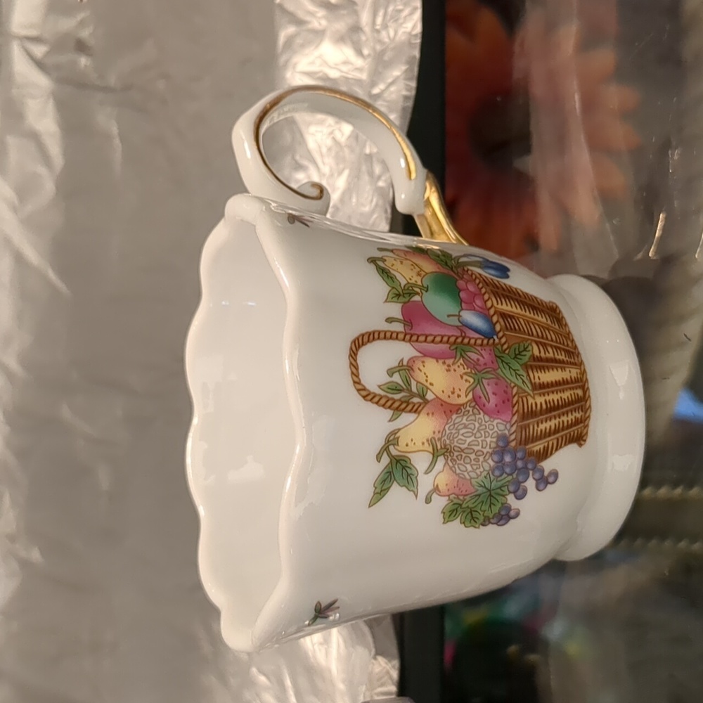 Fruit Porcelain Tea For One - Picture 2 of 4